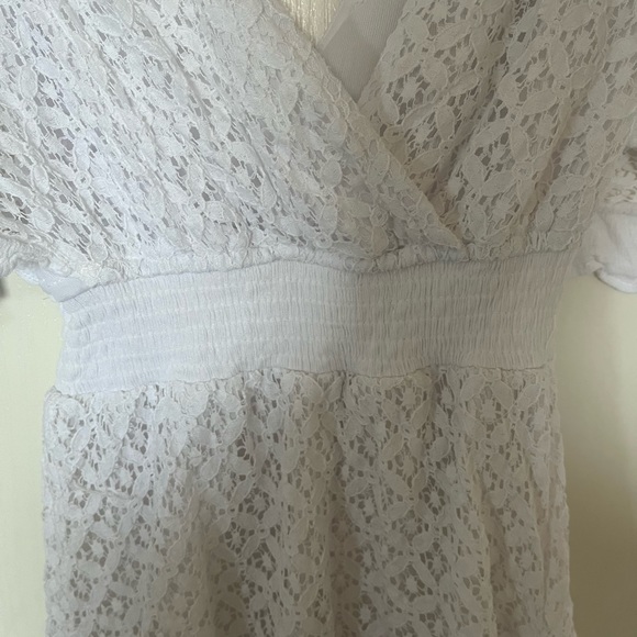 White Lace Romper - Picture 2 of 4